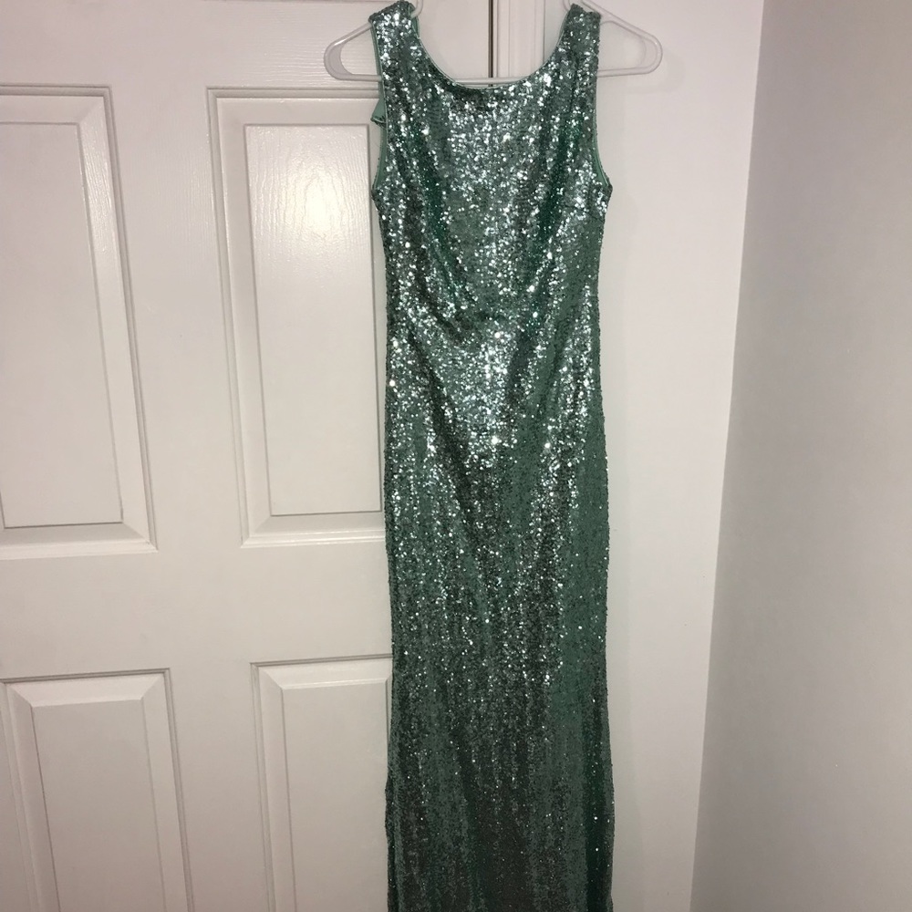 Beautiful long turquoise sequin dress! Size 3/4